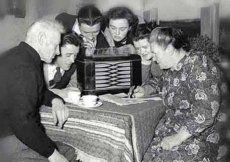 Посидимо, радіо подивимося… Посидимо, радіо подивимося…