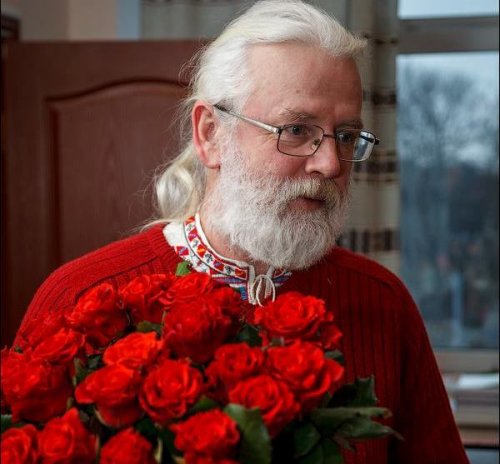 Мене більш ніхто так лагідно не кличе Світланкою як мій Доля) 